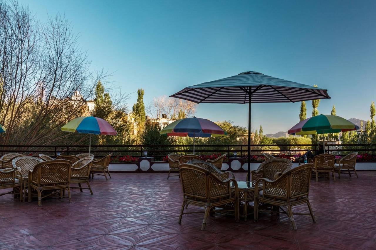 Hotel Asia เลห์ ภายนอก รูปภาพ